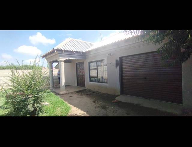3 BEDROOM HOUSE FOR SALE IN DAVEYTON CENTRAL